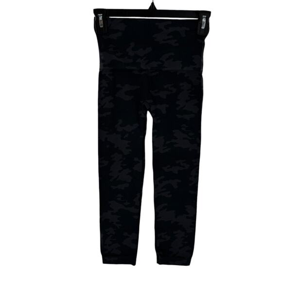 Spanx Black Camo Cropped Lamn Seamless Leggings - Picture 5 of 9